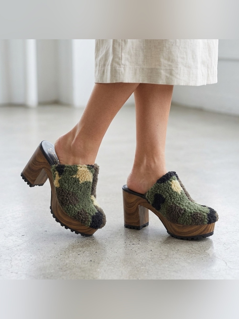 Jessica Simpson Heels‎ Womens 8.5 Multicolor Faux Fur Camo Mule Block Platform